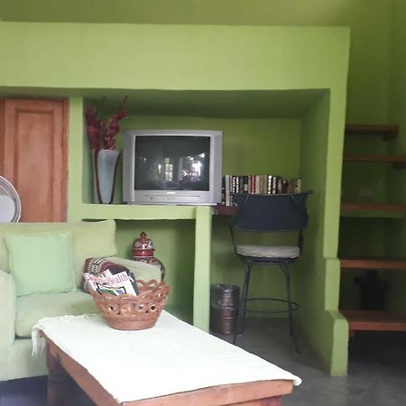Готель Casa Carly Сан-Міґель-де-Альєнде Екстер'єр фото